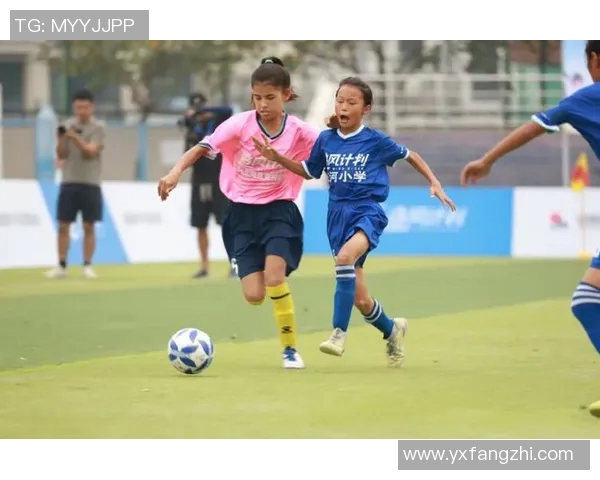 女孩心中偶像足球明星的魅力与追逐梦想的青春故事