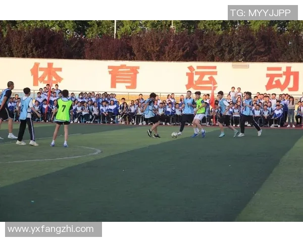 打造校园足球班让孩子们在绿茵场上尽情挥洒青春与激情